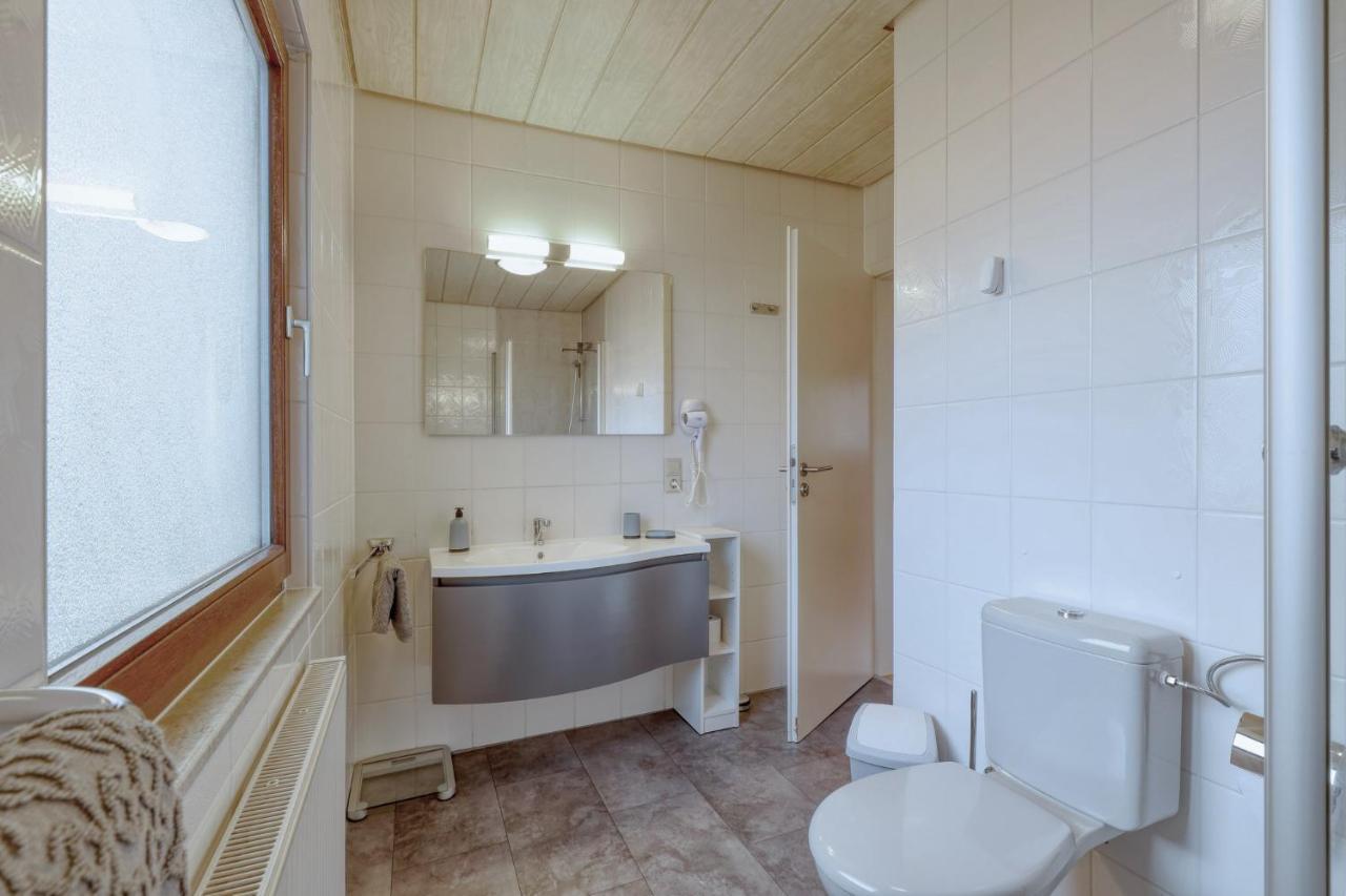 Seepark Kirchheim Ferienhaus Bei Anne Mit Sauna ภายนอก รูปภาพ